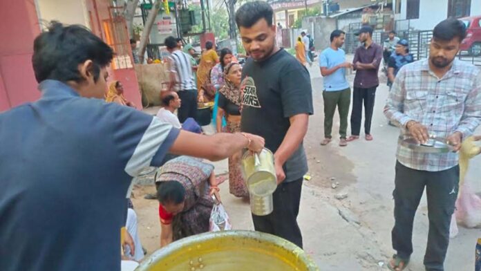 Annakut festival was organised at Ichchhapurna Mahaleshvar Mahadev Temple. Annakut festival was organised at Ichchhapurna Mahaleshvar Mahadev Temple.
