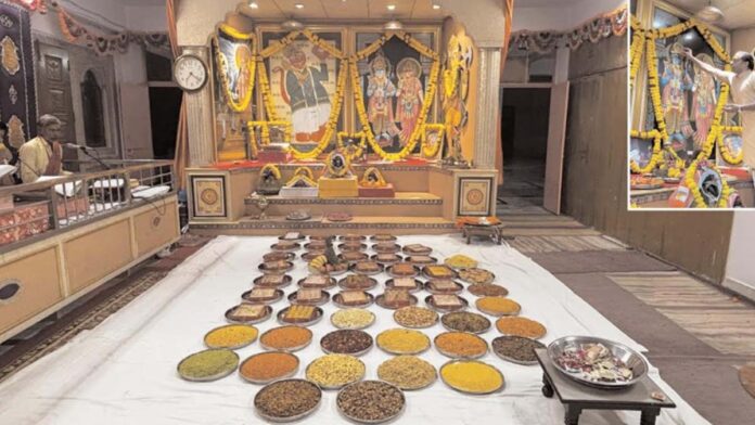 The coronation of Siyaramji at the Hanuman Temple in Shri Khole