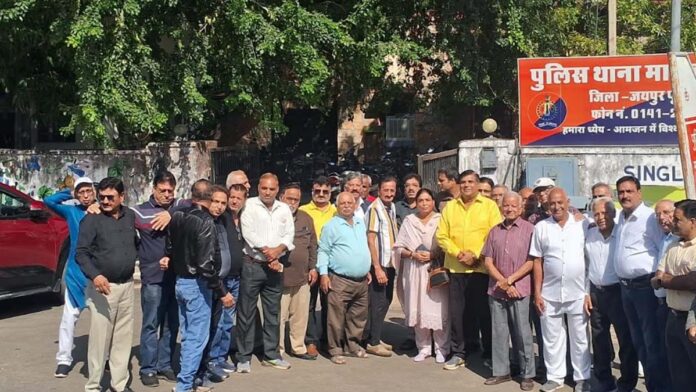 Sindhi community's anger erupted against Amit Baghel Sindhi community's anger erupted against Amit Baghel