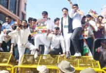 जयपुर में युवा कांग्रेस का हल्ला बोल प्रदर्शन: कार्यकर्ताओं ने बैरिकेड्स पर चढ़कर ‘वोट चोर, गद्दी छोड़’ के लगाए नारे