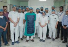 ईआरसीपी तकनीक का लाइव सेशन: बिना चीरफाड़ के निकाला पित्त का स्टोन Live session of ERCP technique: Gallstone removal without surgery