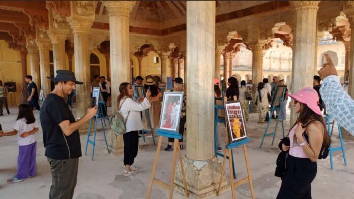 Thousands of tourists visited Amer to see Jaipur's heritage Thousands of tourists visited Amer to see Jaipur's heritage