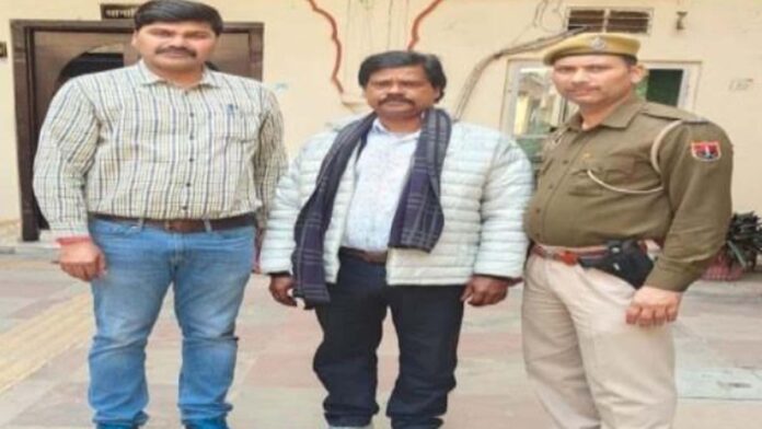 A proclaimed offender, who was absconding for 16 years and is on the district level top-10 list, has been arrested. A proclaimed offender, who was absconding for 16 years and is on the district level top-10 list, has been arrested.