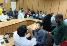 पिंकसिटी प्रेस क्लब नेत्र जांच शिविर में 250 लोगों ने कराई जांच