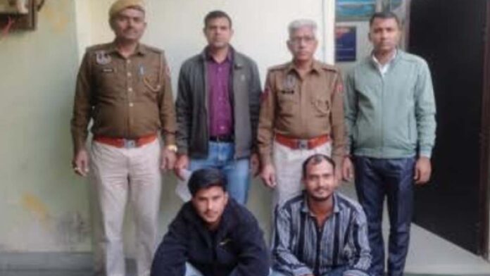 Two thieves arrested for duping domestic and foreign tourists