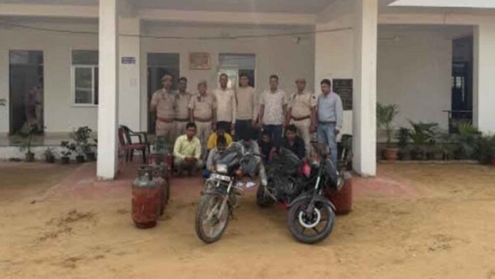 Burglary and theft gang members arrested