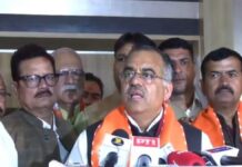 अब वंदे मातरम गीत गायन के हर जिले में होंगे विविध कार्यक्रम: तरुण चुघ Now, various programmes for singing Vande Mataram song will be organised in every district: Tarun Chugh