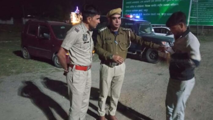 In the road safety campaign, the police made more than 1 lakh 33 thousand people aware about traffic rules.