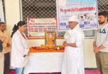 निशुल्क फिजियोथेरेपी शिविर कैम्प में 50 से अधिक श्रद्धालु हुए लाभान्वित More than 50 devotees benefited from the free physiotherapy camp.