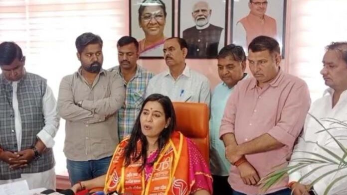 Municipal Corporation Greater Mayor Dr. Soumya Gurjar held a review meeting on development works.