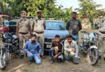 अंतरराज्यीय टक-टक गैंग के मास्टर माइंड सहित तीन शातिर बदमाश गिरफ्तार Three notorious criminals, including the mastermind of the interstate Tak-Tak gang, arrested