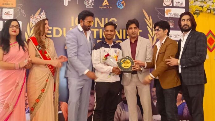 42 winners honoured at the Taaza Talks Iconic Educator Award