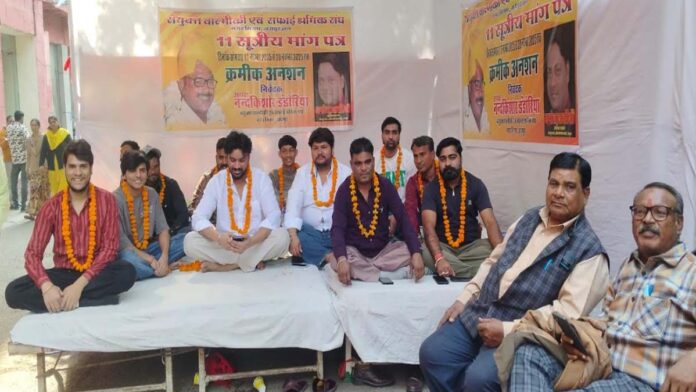 Preparations for a fight to the finish: Discontent among sanitation workers grows as talks fail Preparations for a fight to the finish: Discontent among sanitation workers grows as talks fail