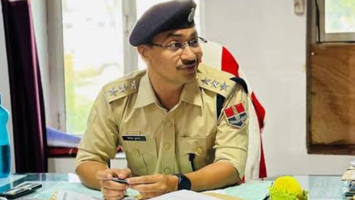 The APO RPS officer who demanded one crore rupees through intimidation has been arrested.