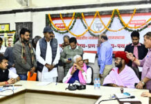 कृषि मंत्री डॉ किरोड़ी लाल मीणा एवं राज्यमंत्री ओटाराम देवासी ने की कार्यकर्ताओं की सुनवाई Agriculture Minister Dr. Kirodi Lal Meena and Minister of State Ota Ram Dewasi listened to the grievances of the party workers.