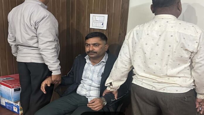 cons A police constable was arrested for accepting a bribe of twenty thousand rupees.