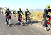 देशभक्ति के जज्बे के साथ फाजिल्का से निकली साइकिल रैली A cycle rally set off from Fazilka with a spirit of patriotism.