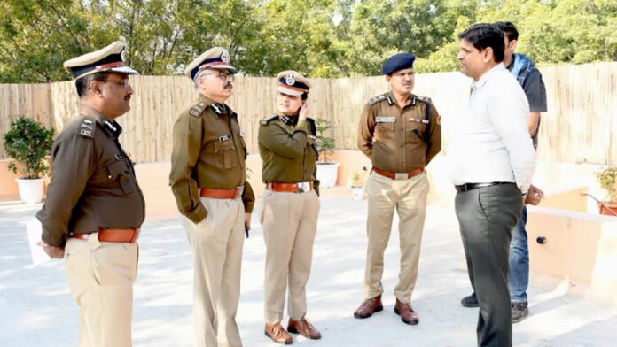 DGP Rajiv Sharma delivered a message to the soldiers.