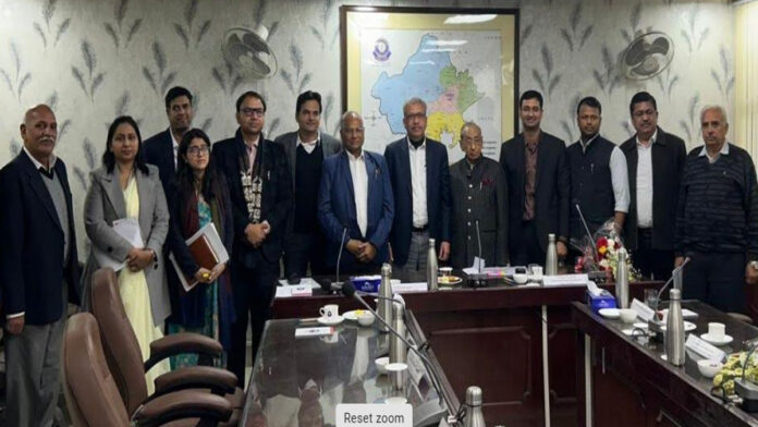 The Rajasthan Chamber presented its views on GST-related business issues and submitted a memorandum at the 10th GRC meeting.