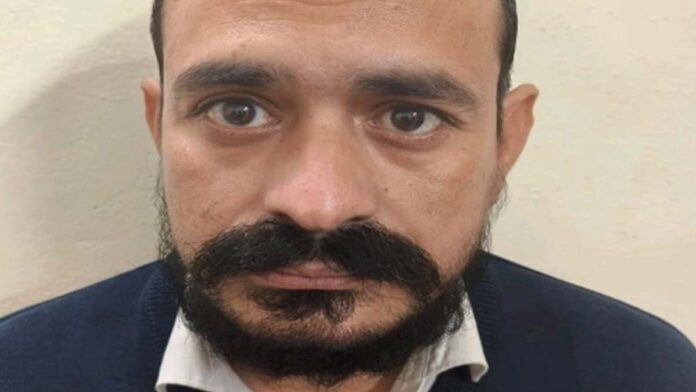 The SOG arrested the mastermind who was providing fake degrees. The SOG arrested the mastermind who was providing fake degrees.