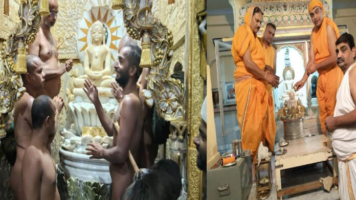 On the occasion of the birth anniversaries of Jain Tirthankaras Chandra Prabhu and Parshvanath, chants of praise resonated in Jain temples.