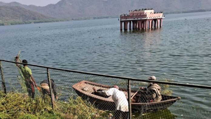Extensive Cleanliness Drive Intensified at Jal Mahal Embankment