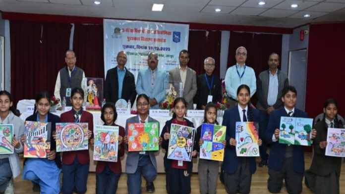 Prizes were distributed to children who conveyed the message of road safety through their paintings.