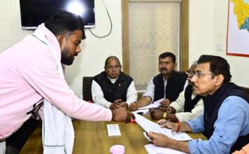 जनता और कार्यकर्ताओं की समस्याओं का समाधान सर्वोच्च प्राथमिकता पर करना ही भाजपा का मूल दायित्व: मंत्री कर्नल राज्यवर्धन The basic responsibility of BJP is to give top priority to solving the problems of the public and workers: Minister Colonel Rajyavardhan