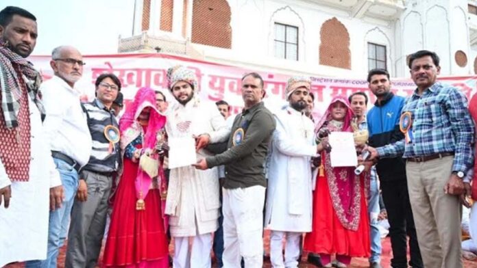 78 couples from the Rangrez community tied the knot.