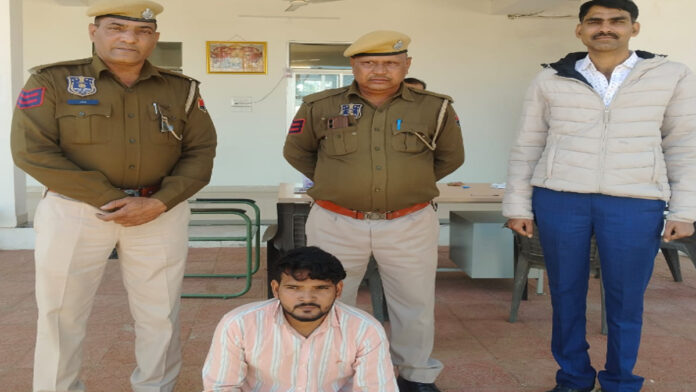 smack1 A smuggler arrested with 31.20 grams of smack