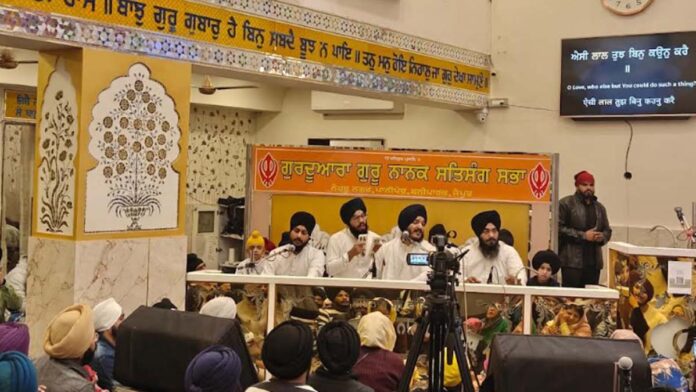 The kirtan darbar was decorated in the gurdwara. The kirtan darbar was decorated in the gurdwara.