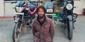 चोरी की तीन बाइक सहित वाहन चोर नदीम उर्फ हकला गिरफ्तार Vehicle thief Nadeem alias Hakla arrested with three stolen bikes.