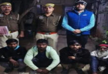 एसी की कॉपर पाईप चोरी करने वाले दो शातिर बदमाशों सहित खरीदार भी गिरफ्तार Two cunning thieves who stole copper pipes from air conditioners have been arrested.