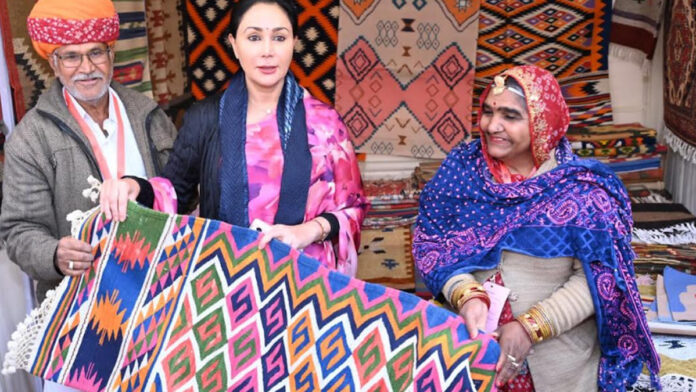Deputy Chief Minister Diya Kumari visited the PDKF Artisans Collective.