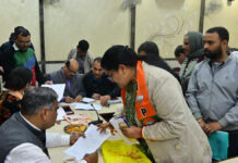 भाजपा सरकार जनता और कार्यकर्ताओं के बीच सीधा संवाद कर समस्याओं का समाधान कर रही है:गौतम दक The BJP government is resolving problems by establishing direct communication between the public and party workers: Gautam Dak