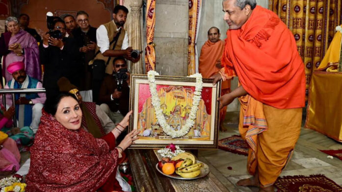 On her birthday, Deputy Chief Minister Diya Kumari visited a temple. On her birthday, Deputy Chief Minister Diya Kumari visited a temple.