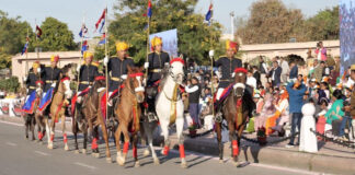 जयपुर में गूंजी घोड़ों की टाप और बैंड की मधुर धुन: राजस्थान पुलिस के शौर्य और संस्कृति का अनूठा संगम A unique blend of valor and culture of the Rajasthan Police.
