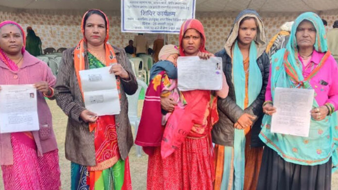 Disarray at government camp: Nomadic community did not receive the benefits of the documents.