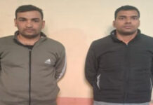 पुलिस वाहन में तैनात कांस्टेबल और ड्राइवर लूट के आरोप में गिरफ्तार A constable and a driver deployed in a police vehicle have been arrested on charges of robbery.