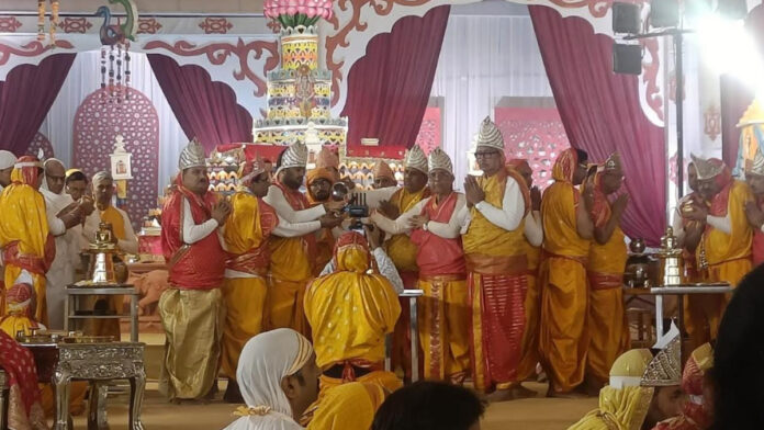 Chants of victory echoed in Jain temples during the birth and asceticism celebration.