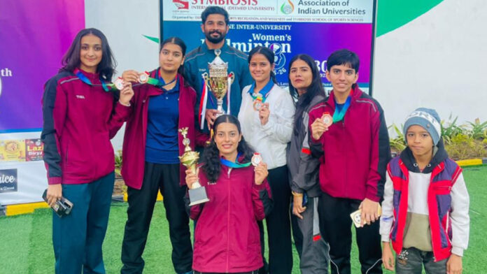 Rajasthan University won bronze medal in West Zone Inter University Badminton (Women) Competition