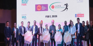 एयू जयपुर मैराथन एक फरवरी को : टी-शर्ट,मेडल और 7 फीट ऊँची रनिंग ट्रॉफी हुई लॉन्च AU Jaipur Marathon on February 1st.