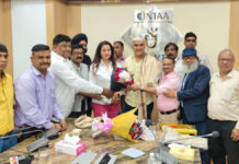 पूनम ढिल्लों के साथ मीडिया और कलाकारों का सशक्त मिलन A powerful convergence of media and artists with Poonam Dhillon.