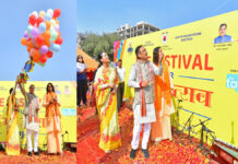 मुख्यमंत्री भजनलाल शर्मा ने पतंग उड़ाकर किया पतंग उत्सव का शुभारंभ Chief Minister Bhajanlal Sharma inaugurated the kite festival by flying a kite.