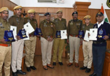 उत्कृष्ट कार्य करने वाले छह पुलिसकर्मी कांस्टेबल ऑफ द मंथ अवार्ड से सम्मानित
