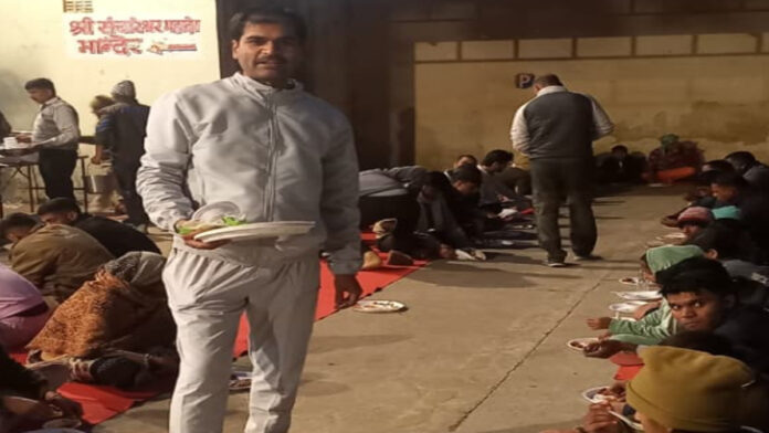 Three and a half thousand people, including fourteen hundred newly recruited police officers, received the Poush Bada prasad