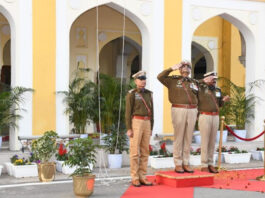 गणतंत्र दिवस :पुलिस कमिश्नर सचिन मित्तल ने किया झंडारोहण