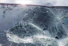 प्रेम प्रसंग से नाराज युवती के परिजनों ने घर के बाहर खड़ी गाड़ियों के शीशे तोड़े