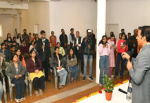 चित्रकला कार्यशाला का मकसद मतदाताओं को जागरूक कर लोकतंत्र को मजबूत करना है: जिला कलेक्टर सोनी