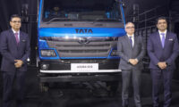 टाटा मोटर्स ने अगली पीढ़ी के 17 ट्रकों को लॉन्च किया, सुरक्षा, मुनाफे और प्रगति के लिए नए मानक स्थापित किए Tata Motors has launched 17 next-generation trucks.Tata Motors has launched 17 next-generation trucks.